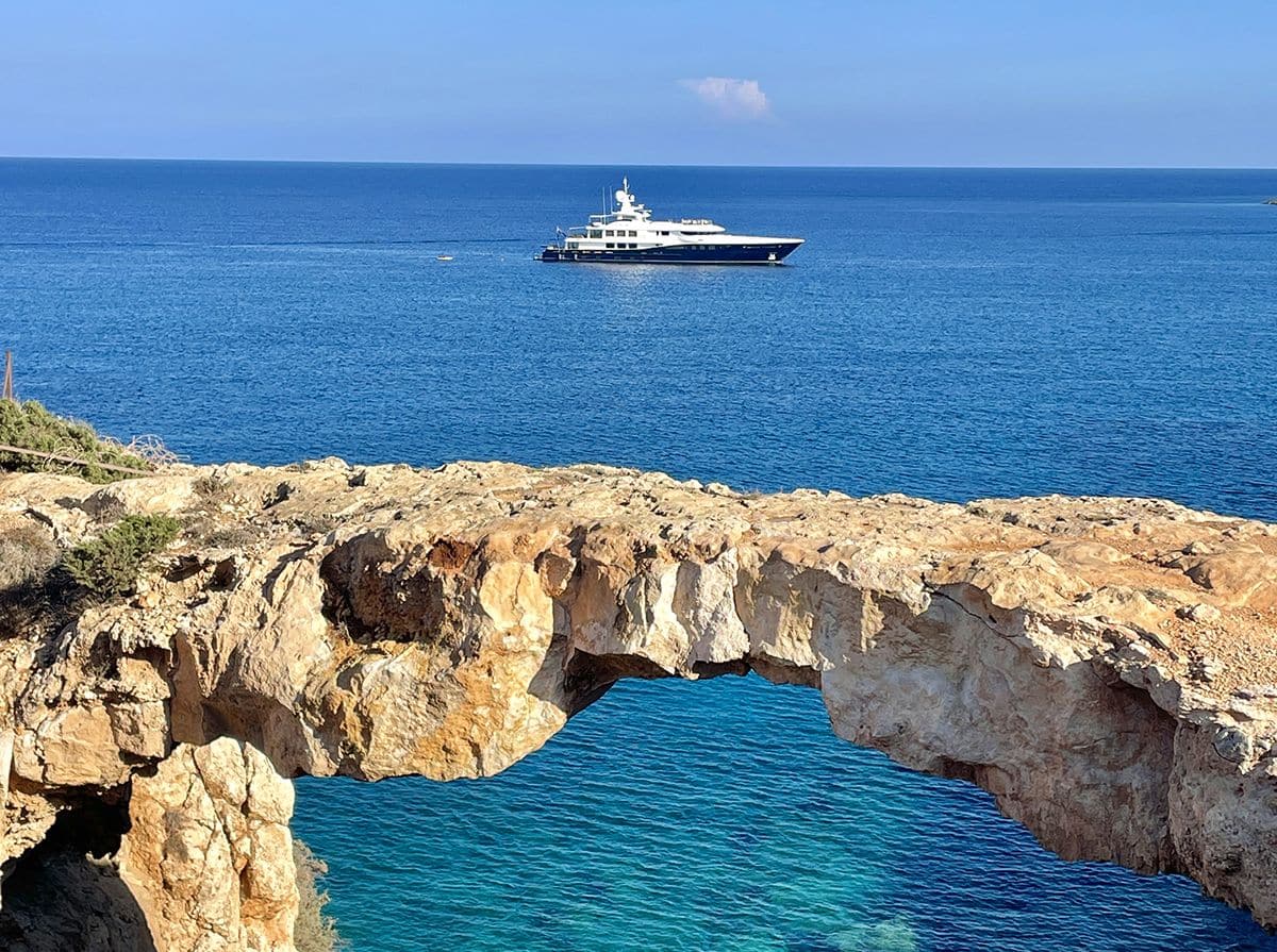 arco piedra ayia napa