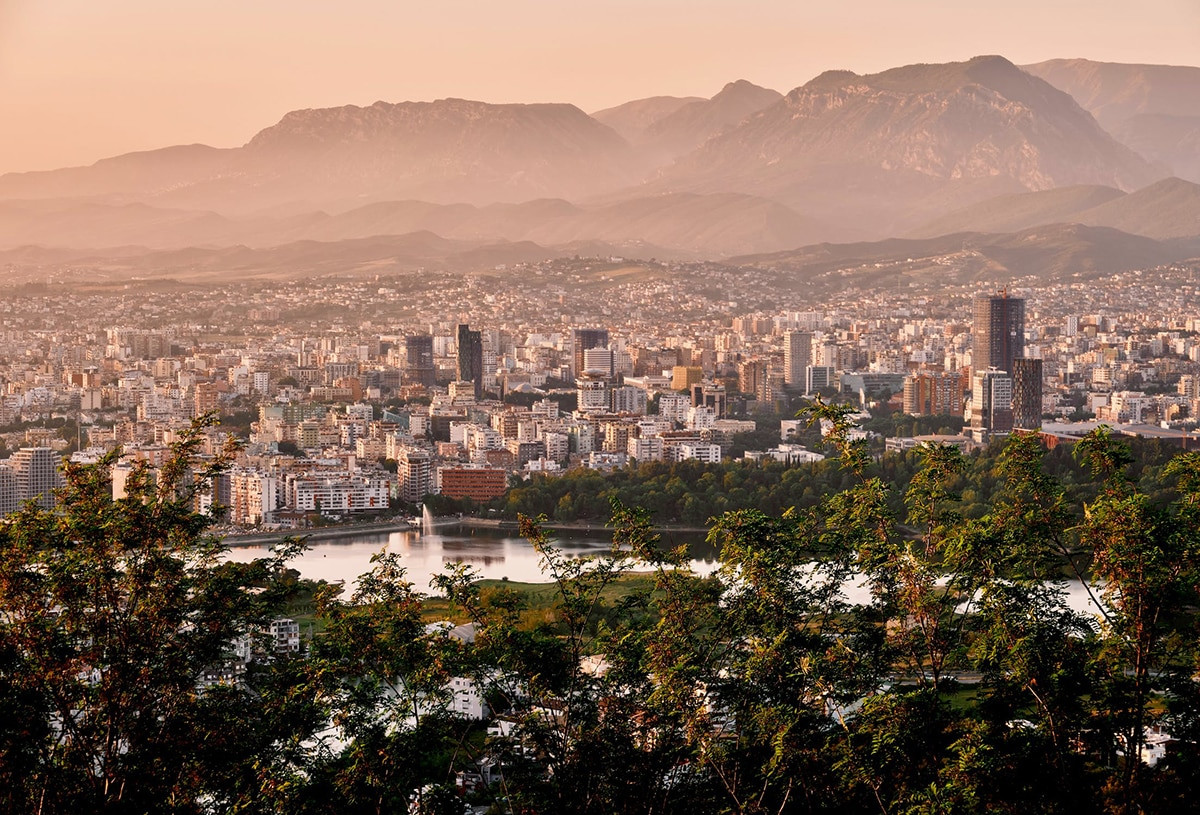 que ver en tirana por libre