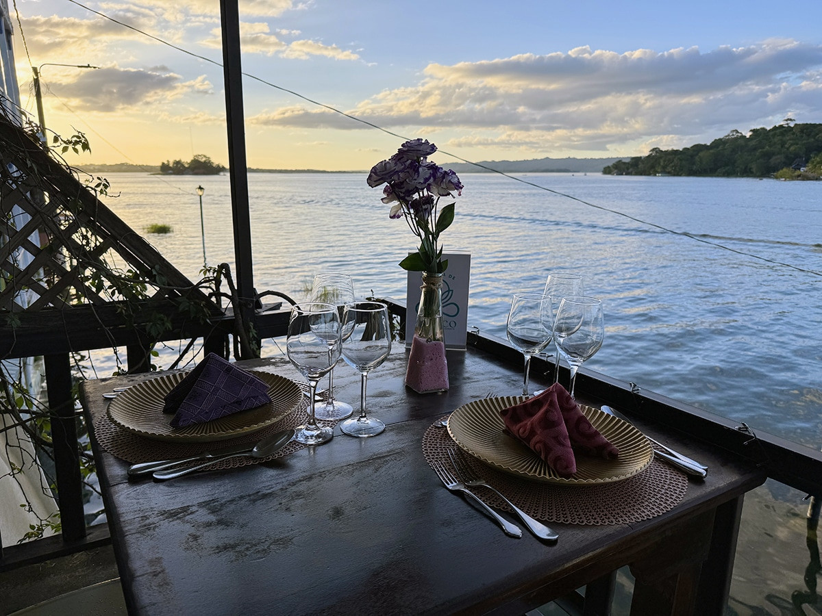 donde comer en flores guatemala