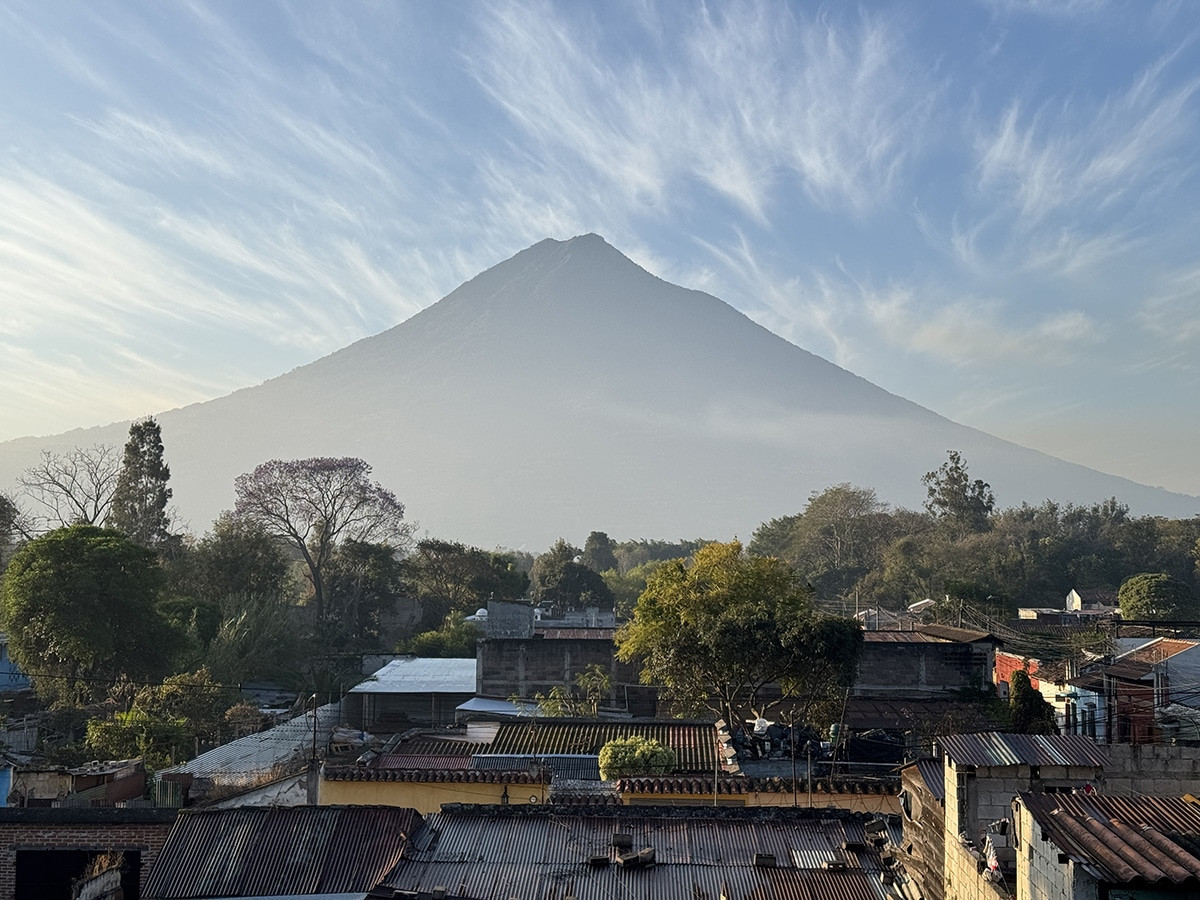 volcán de agua en antigua guatemala