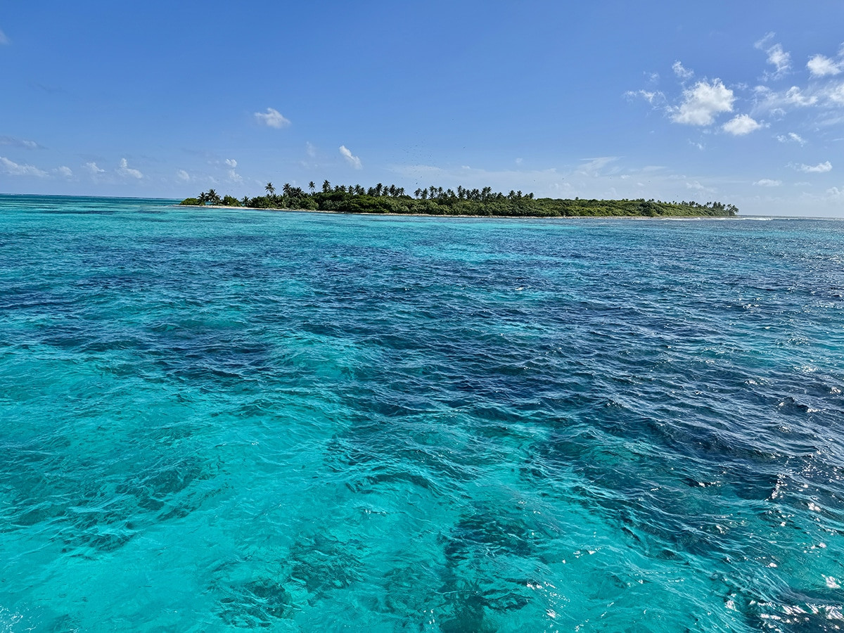 merece la pena bucear en el blue hole de belice