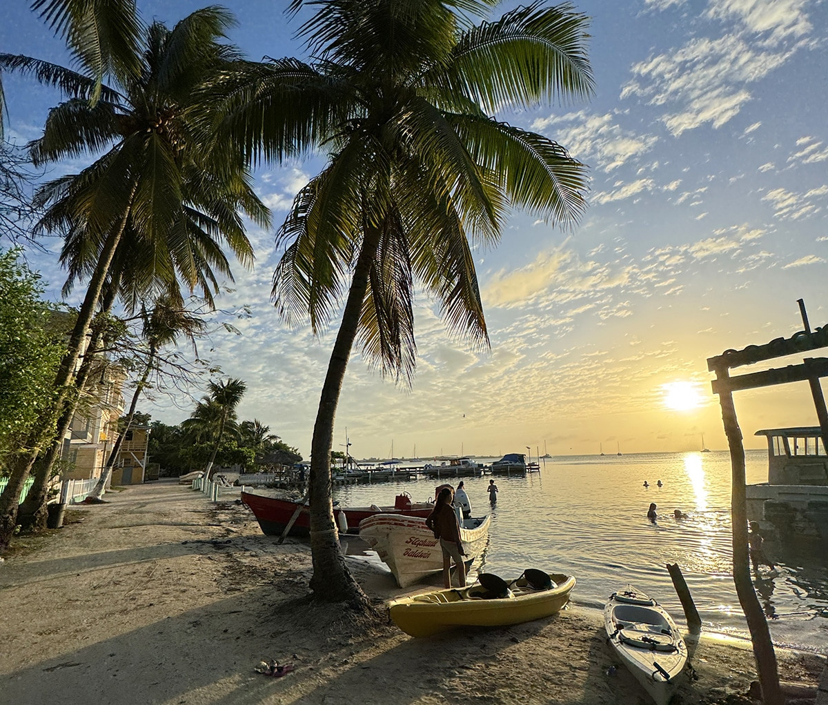 atardecer en cayo caulker por libre