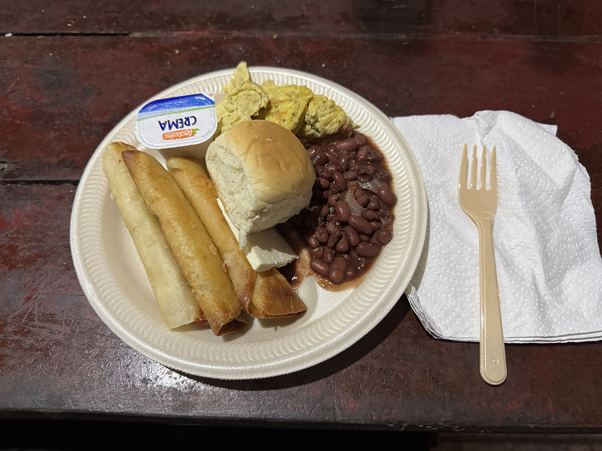 comer en el espíritu de la montaña el salvador